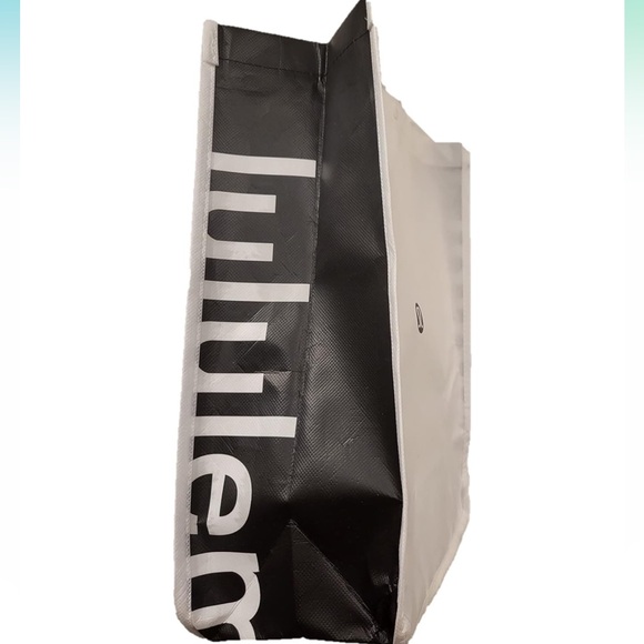 White reusable large lululemon tote gym carryall - Picture 3 of 4